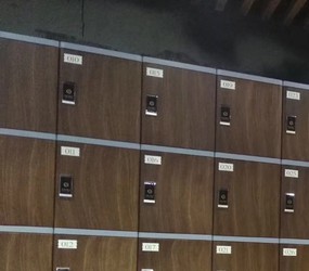 广州健身俱乐部木纹色塑料柜