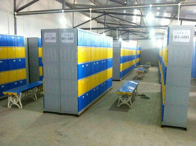 新疆喀什小亚郎水世界存包柜